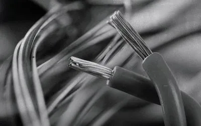 O impacto invisível da má armazenagem de cabos de alumínio